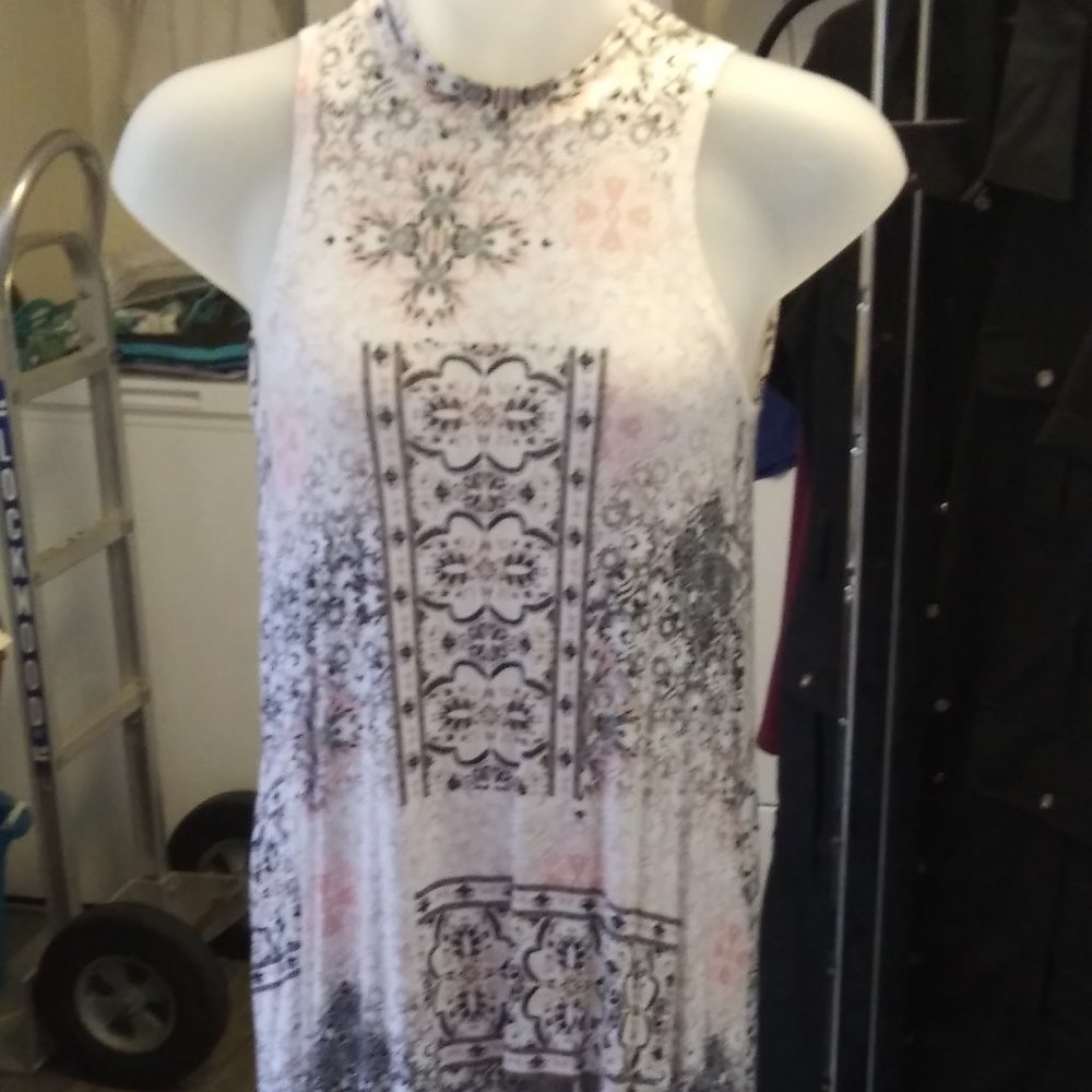 Woman's sleeveless dress